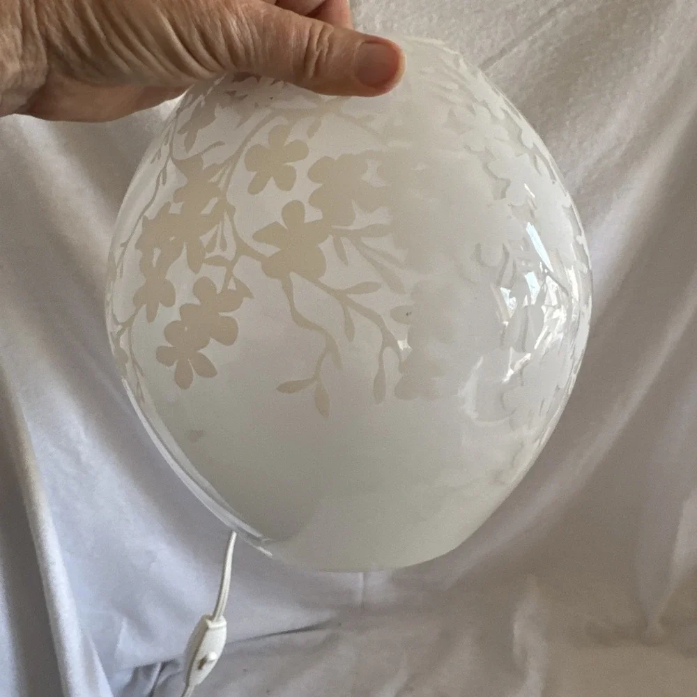 IKEA Knubbic Table Lamp White Frosted Glass Cherry Blossom Design 9